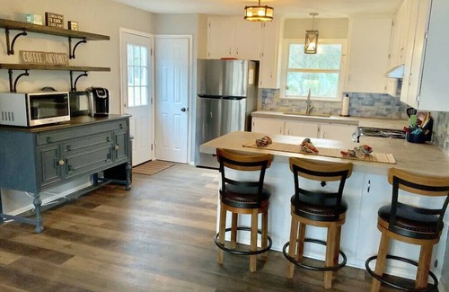 Dogwood House | Fireside & Faith cozy getaway on Lake Bob Sandlin