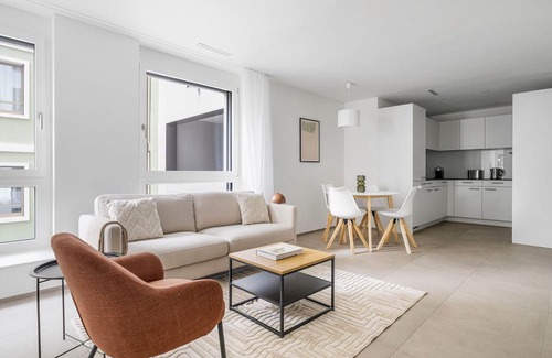 Center Apartment | Blueground | Gewerbeschule, balcony, nr ETH