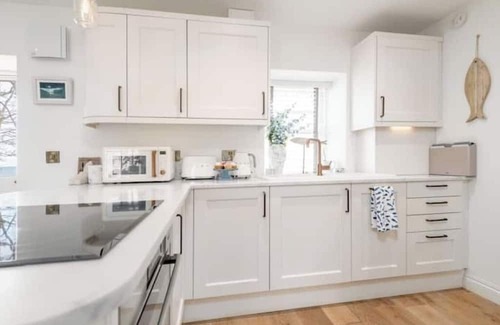 North Berwick Cottage | Coastal Cottage in North Berwick with Garden & Golf Course Views