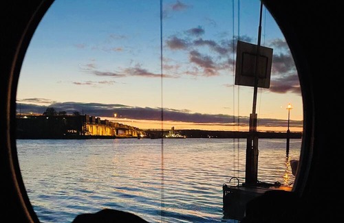 Luebeck Boat Rental | Relax on the houseboat "Hafenprinz"