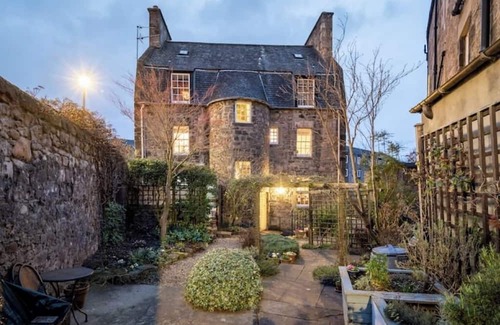 Stockbridge Apartment | Chic Georgian Hideaway in Stockbridge, Edinburgh