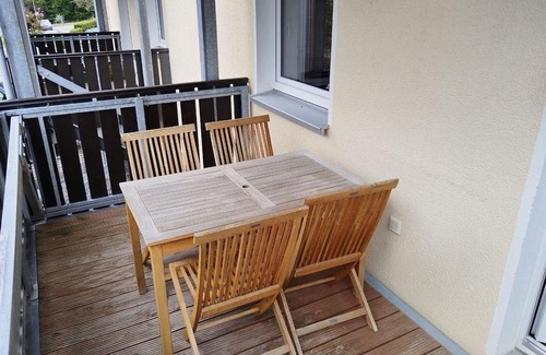 Ebersbach Apartment | Ferienwohnung Ebersbach - Holiday apartment with balcony