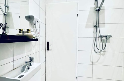 Klosterneuburg Apartment | Compact Studio Apartment with Essentials, Ideal for 2 Guests