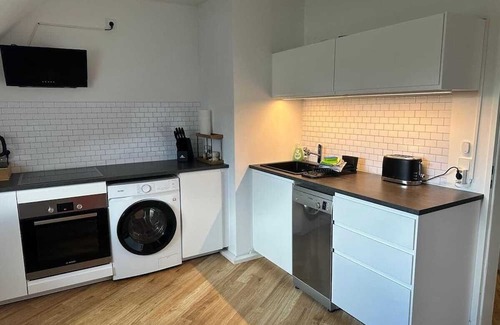 Rhein-Erft-Kreis District Apartment | Spacious apartment on Pulheim's market square (up to 6 people)