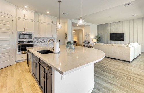 Avondale House | Getaway w/ Fenced Yard: 4 Mi to Phoenix Raceway