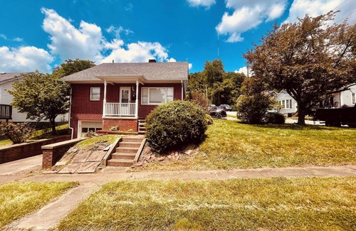Clarksburg House | Single Family Home - Comfortable Two Bedroom -in Clarksburg
