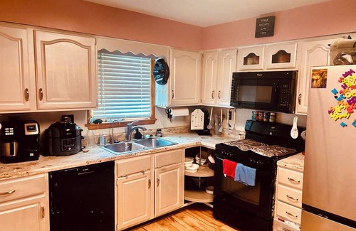 Clarksburg House | Single Family Home - Comfortable Two Bedroom -in Clarksburg