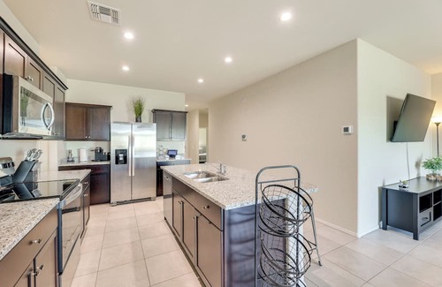 Florence House | Suburban Family Home 7 Mi to Poston Butte Preserve