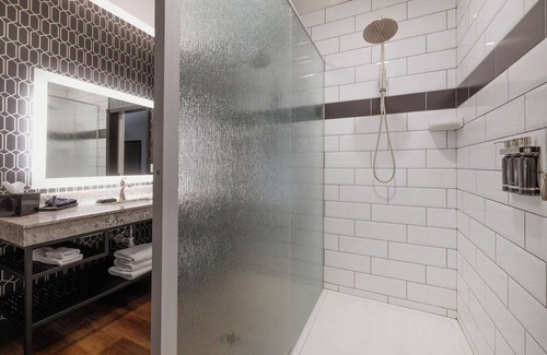 Parker Hotel | 2 Units | Spacious Stay in Parker, CO | Near Mainstreet | Fitness Center