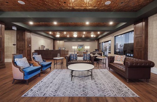 Parker Hotel | Parker Stay | 1 Unit | Central Mainstreet Location