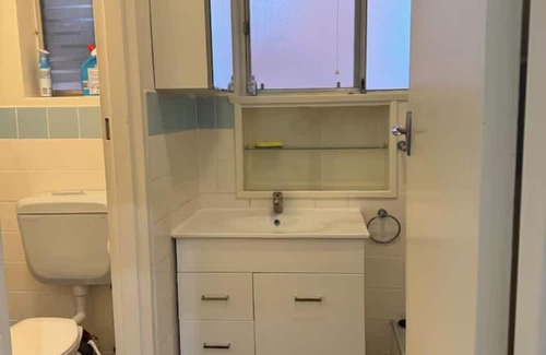 Ivanhoe Apartment | Spacious Room in Ivanhoe, Melbourne