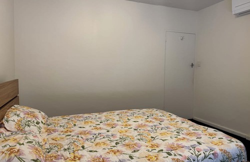 Ivanhoe Apartment | Spacious Room in Ivanhoe, Melbourne
