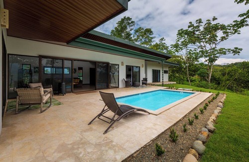 Alfombra House | Welcoming 3-bedroom house with amazing valley views