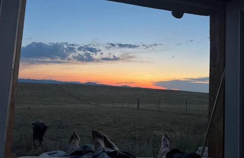 Buffalo Cabin | Phenomenal 3-bedroom cabin at Base of Big Horns