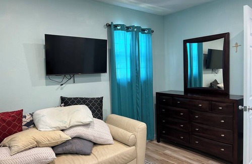 Lehigh Acres Apartment | Soothing apartment with AC in Lehigh Acres