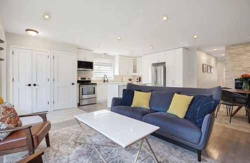 Urbandale House | Cozy home in Elmvale Acres near General Hoospital