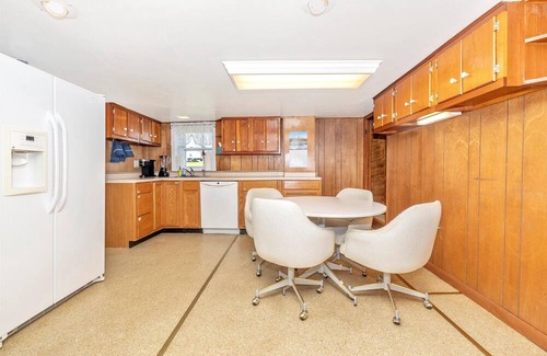 Ladiesburg Other | 2 Br. Farmhouse Getaway - Close to everything, but far enough away to relax