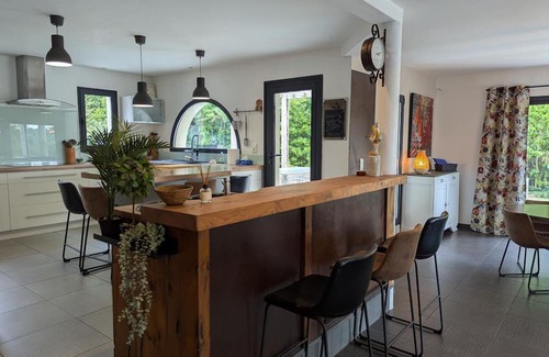 Soyaux Cottage | Modern house in Soyaux with private pool and parking