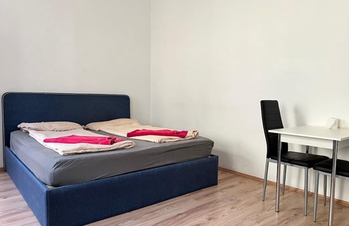 Simmering Apartment | Comfortable Room Near Wien Mitte & City Center