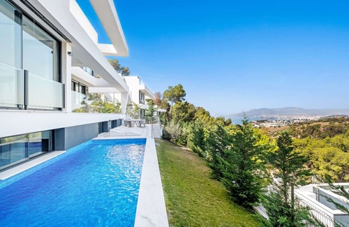 Pinares de San Anton Villa | Villas Pinares de San Antón - Villa with Sea View