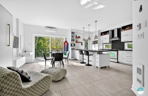 Gatineau Apartment | JGR Calm Glow 1 bedroom apartment