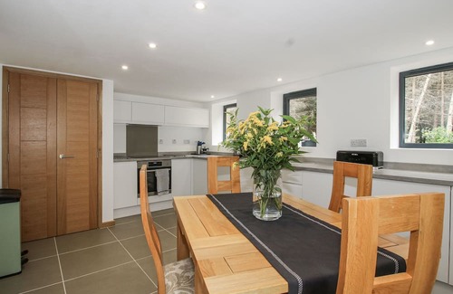 Bishops Castle House | THE BARN, luxury holiday cottage, with open fire in Bishop's Castle