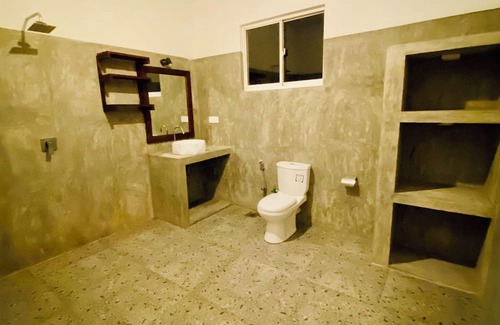 Unawatuna Hotel | 6-bedroom hotel in wonderful Unawatuna with AC and non AC