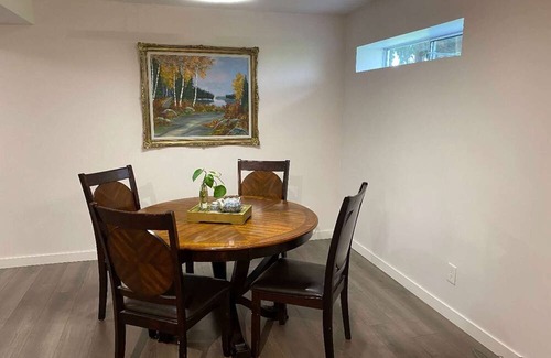 Guildford Apartment | cozy semi-basement suite, Located in a quite neighbourhood.