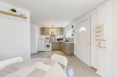 Sainte-Genevieve-des-Bois Apartment | Loft with Mezzanine Bedroom