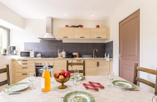 Herenguerville Cottage | Charming stone house with garden, bikes, and WIFI in Quettreville-sur-Sienne