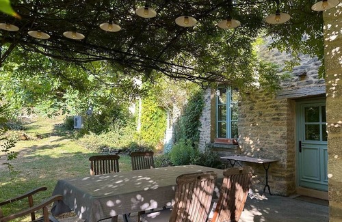 Montoillot House | Clos de Fougères - Gîte entier le Bourguignon
