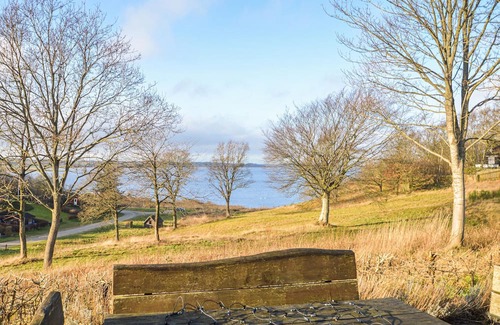 Hjarbæk House | Lovely home in Løgstrup with house sea view