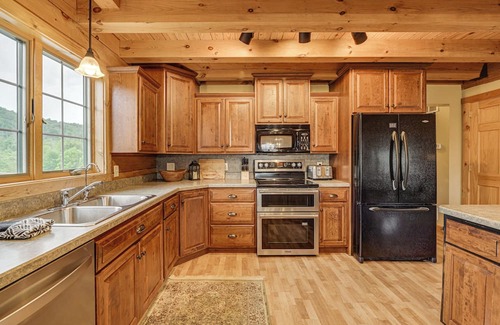 Harrison Valley House | Game Room + Fire Pit: Sprawling Westfield Retreat!