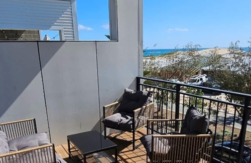 Alkimos House | 5 minutes walk to the beach! Alkimos Coastal 3 Bedroom Townhouse