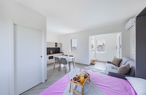 Soiano del Lago Apartment | Modern apartment with pool