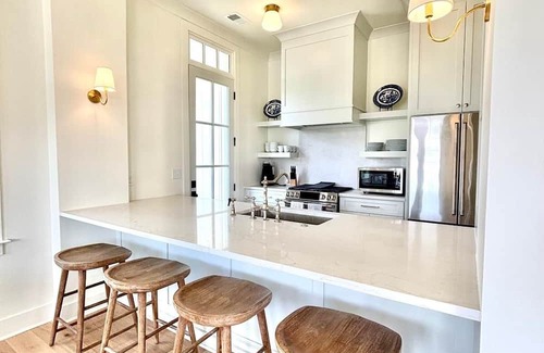 Taylor House | The Kinsey, 4BR Home by Velvet Ditch Villas