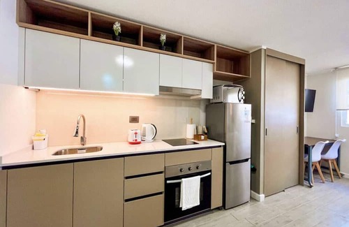 Downtown Santiago Apartment | Estudio Santa Elvira | Home Office Laundry Wifi
