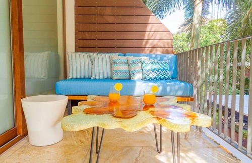 Centro Ixtapa Apartment | Sunny Condo Studio in Romantic Zone! Steps to Beach, Dining and Entertainment!