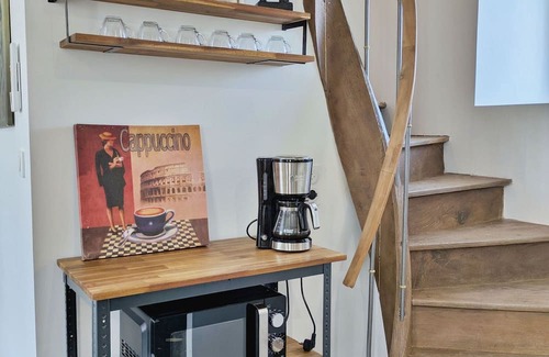 Louverne Apartment | Modern cottage in Louverné, sleeps 6-8, pets allowed, parking