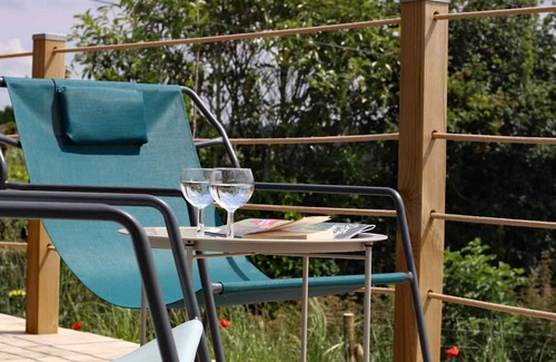 Saint-Lo Apartment | Comfortable mobile home with terrace in Saint-Lô