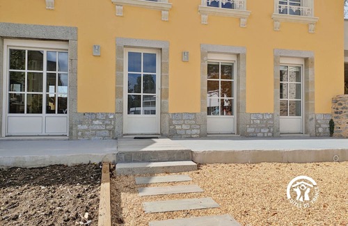 Louverne Apartment | La Maison du Bourg Cottage with Terrace and Parking, 4 People in Louverné