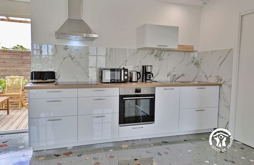 Louverne Apartment | La Maison du Bourg Cottage with Terrace and Parking, 4 People in Louverné