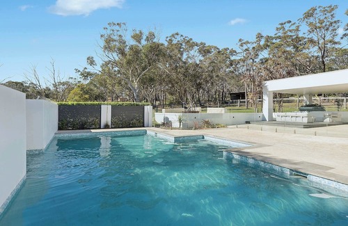 Kariong House | La La Land by Coast Hosting