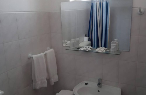 Corte do Pinto Apartment | Room 'Lareira' with Shared Pool, Wi-Fi and Air Conditioning
