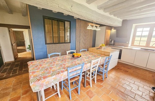 Sainte-Maure-de-Touraine Cottage | Family cottage with heated pool and wifi in Touraine