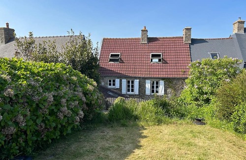 Saint-Germain-des-Vaux House | Stone family home - La Hague - Cotentin