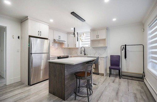 Surrey Newton Apartment | Lovely studio with AC in charming Surrey