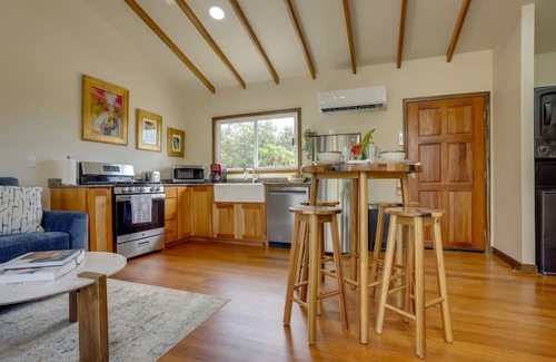 Placencia Cabin | Spacious 2-Bedroom-Lagoon Views-Pool-Maya Beach