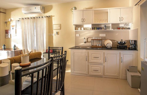 Munroe Island Cottage | Tropical Haven - 1BR Lakefront AC Cottage with Stunning Lakeview & Lake Access