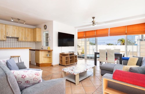 Palm-Mar House | Beautiful villa for 8 people with WIFI, A/C, private pool, TV, terrace and parking